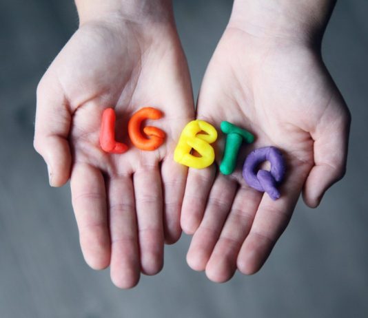 10 dintre cele mai bune romane de dragoste queer de care sa te indragostesti