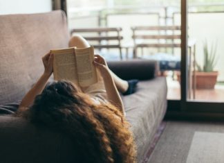 32 de carti usor de citit pe care le poti termina intr-o singura zi