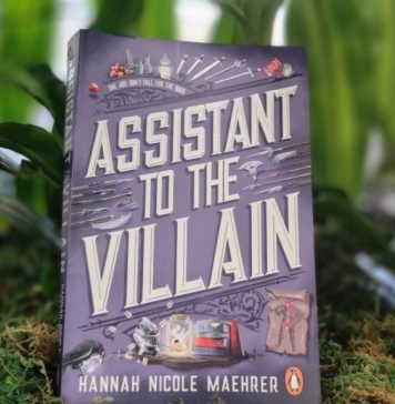 Recenzie: Assistant To The Villain de Hannah Nicole Maehrer