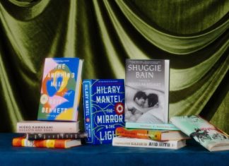 Carti noi de romantism si fictiune contemporana de citit in vacanta