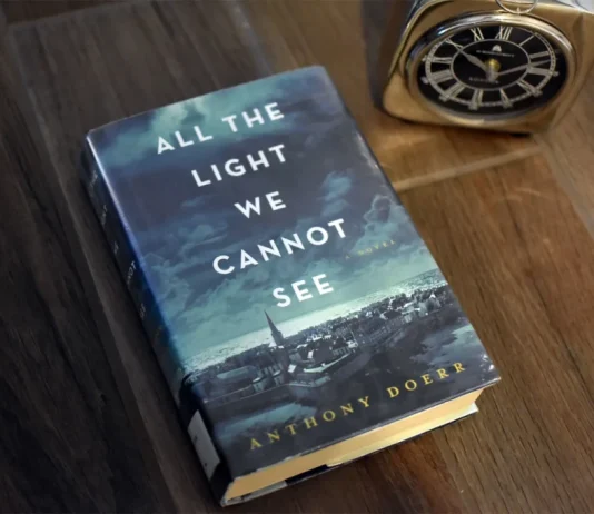 8 carti de citit daca ti-a placut „All the Light We Cannot See” de Anthony Doerr inainte de a viziona seria Netflix