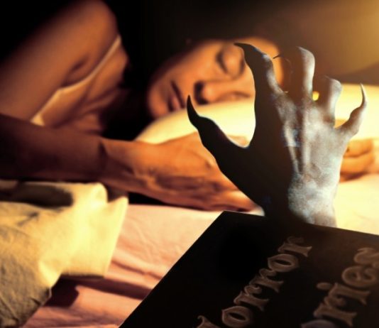10 carti de groaza pe care le poti citi tot anul