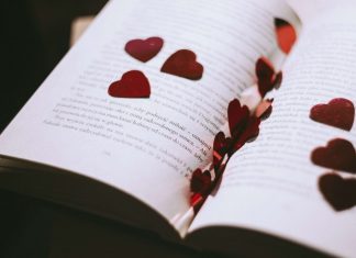 9 carti romantice pe care sa le adaugi la colectia ta de carti
