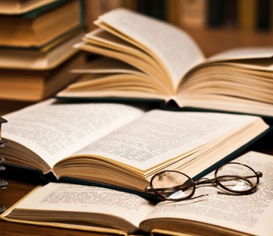 8 obiective de lectura pentru adulti pe care sa le incerce anul acesta