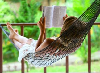 12 cele mai bune carti care te fac sa gandesti mai inteligent